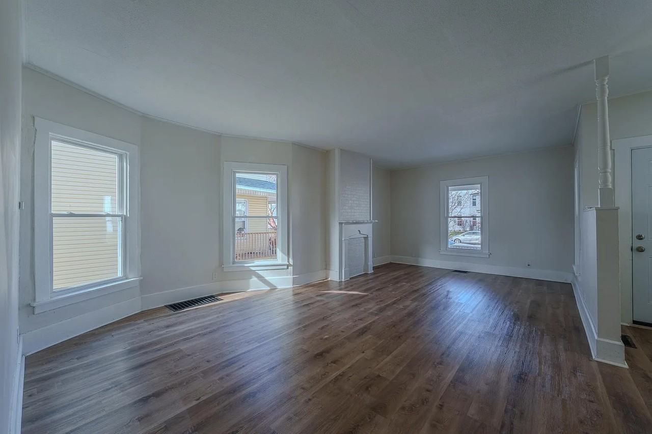 825 W Greene St #1 - Photo 3 of 9