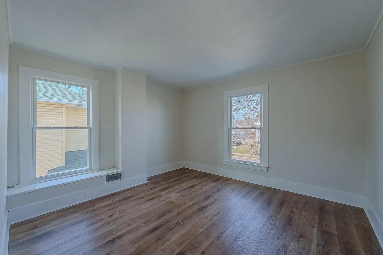 825 W Greene St #1 - Photo 7 of 9