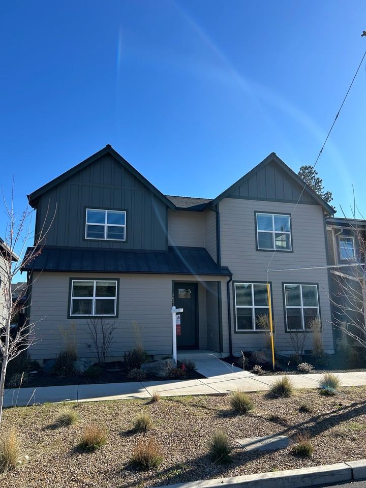 20211 Glen Vista Rd #1