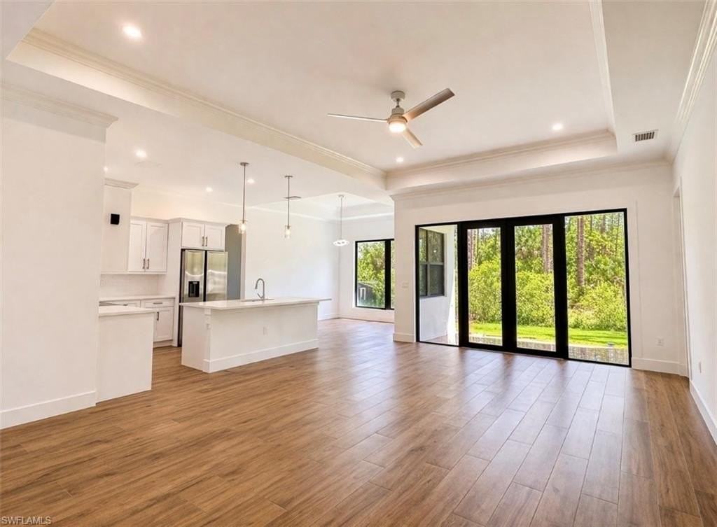 3724 2nd Ave Ne - Photo 5 of 25