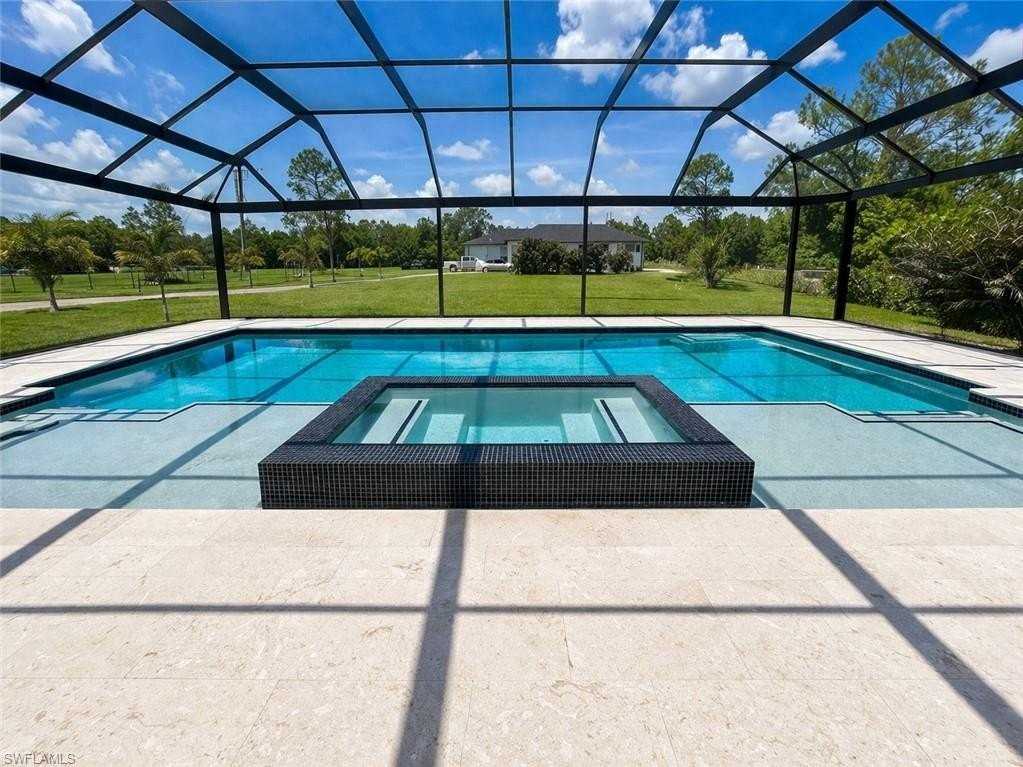 3283 50th Ave Ne - Photo 3 of 21