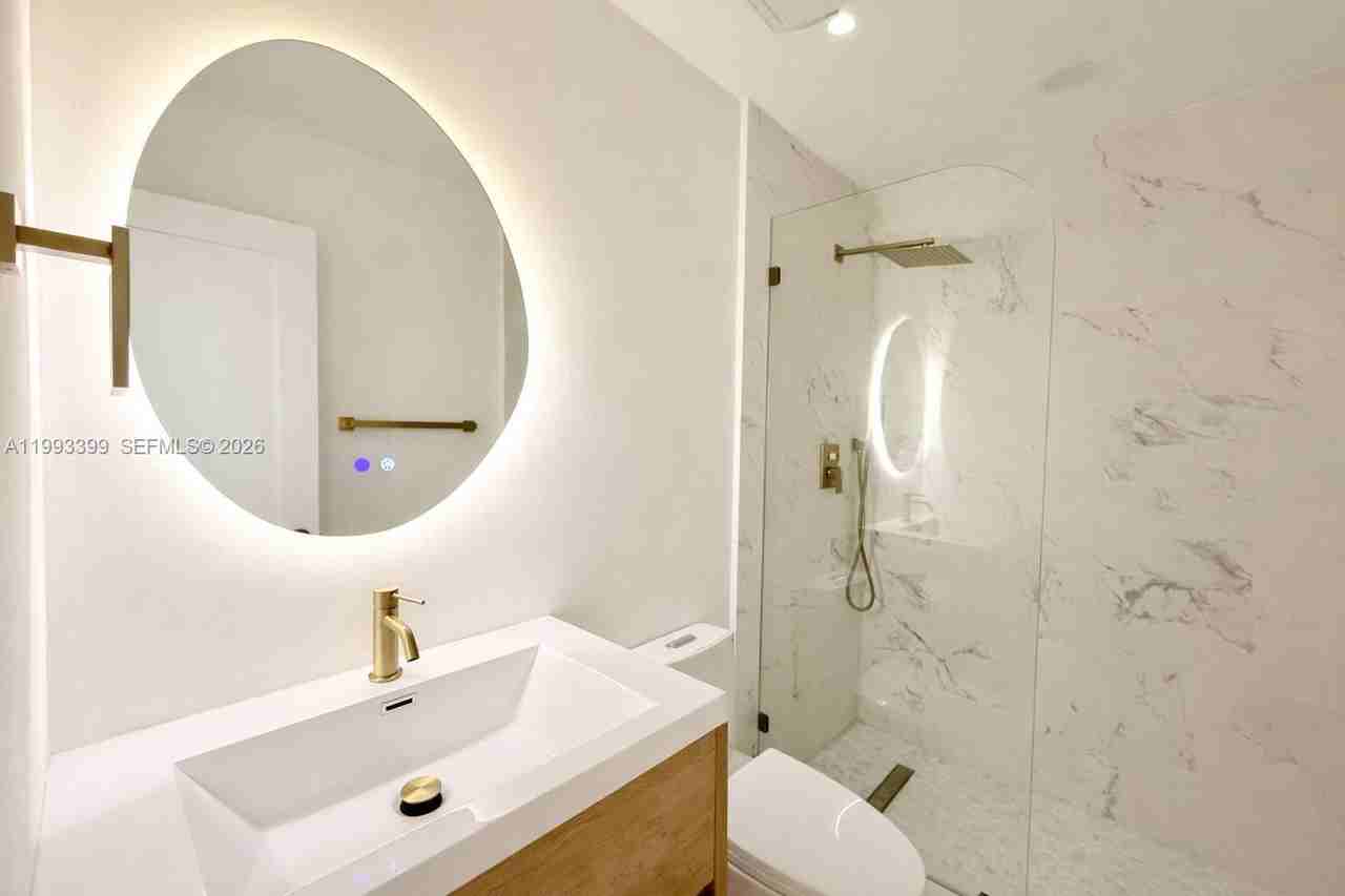 Michigan Ave - Photo 2 of 8