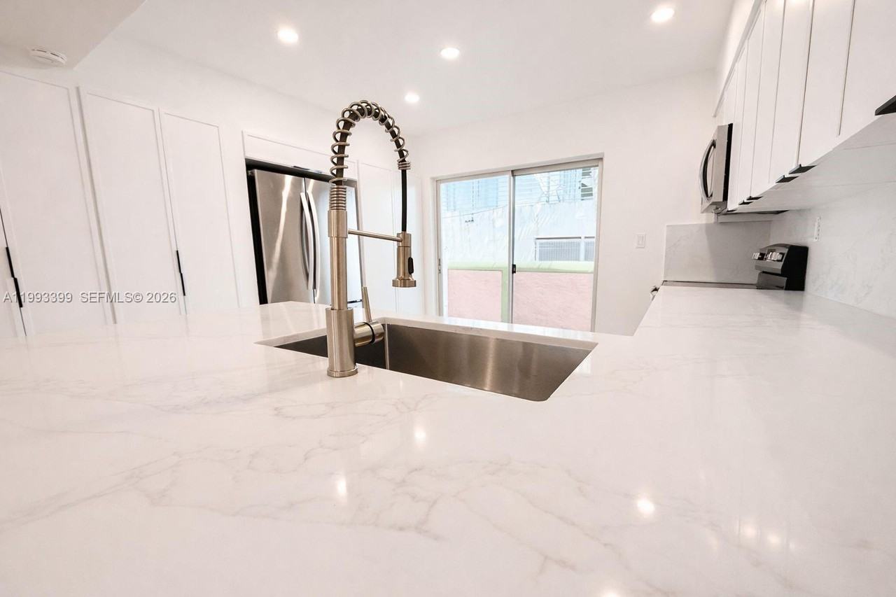 Michigan Ave - Photo 5 of 8