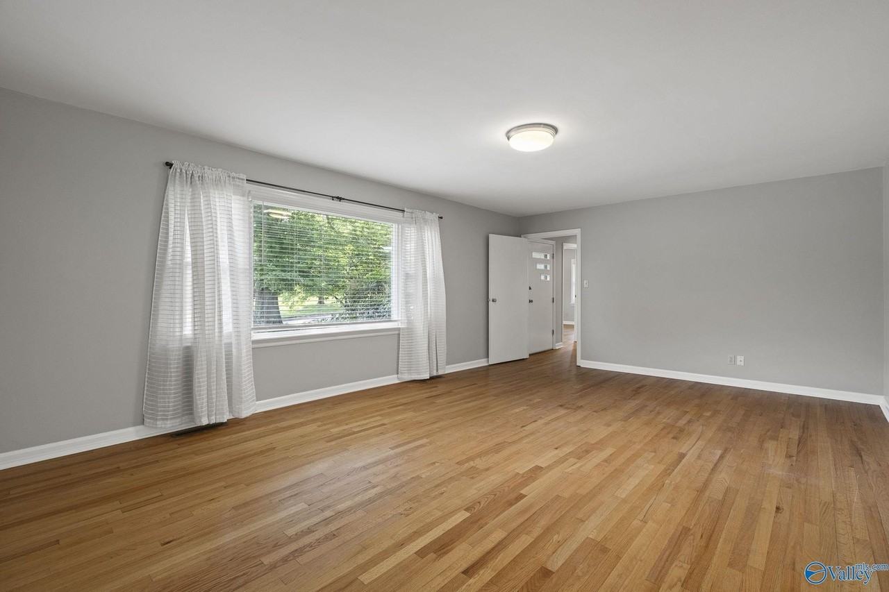 1508 Owens Dr Se - Photo 6 of 35