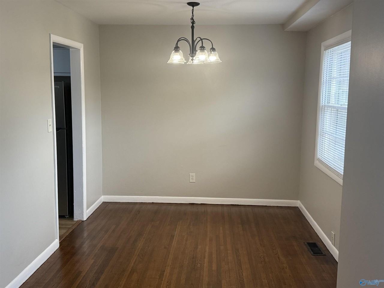 3218 Fairacres Rd Sw - Photo 4 of 13