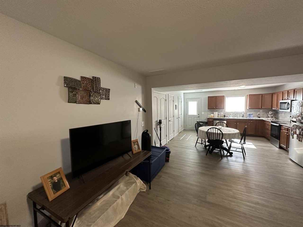 621 Clarksburg Rd - Photo 4 of 30