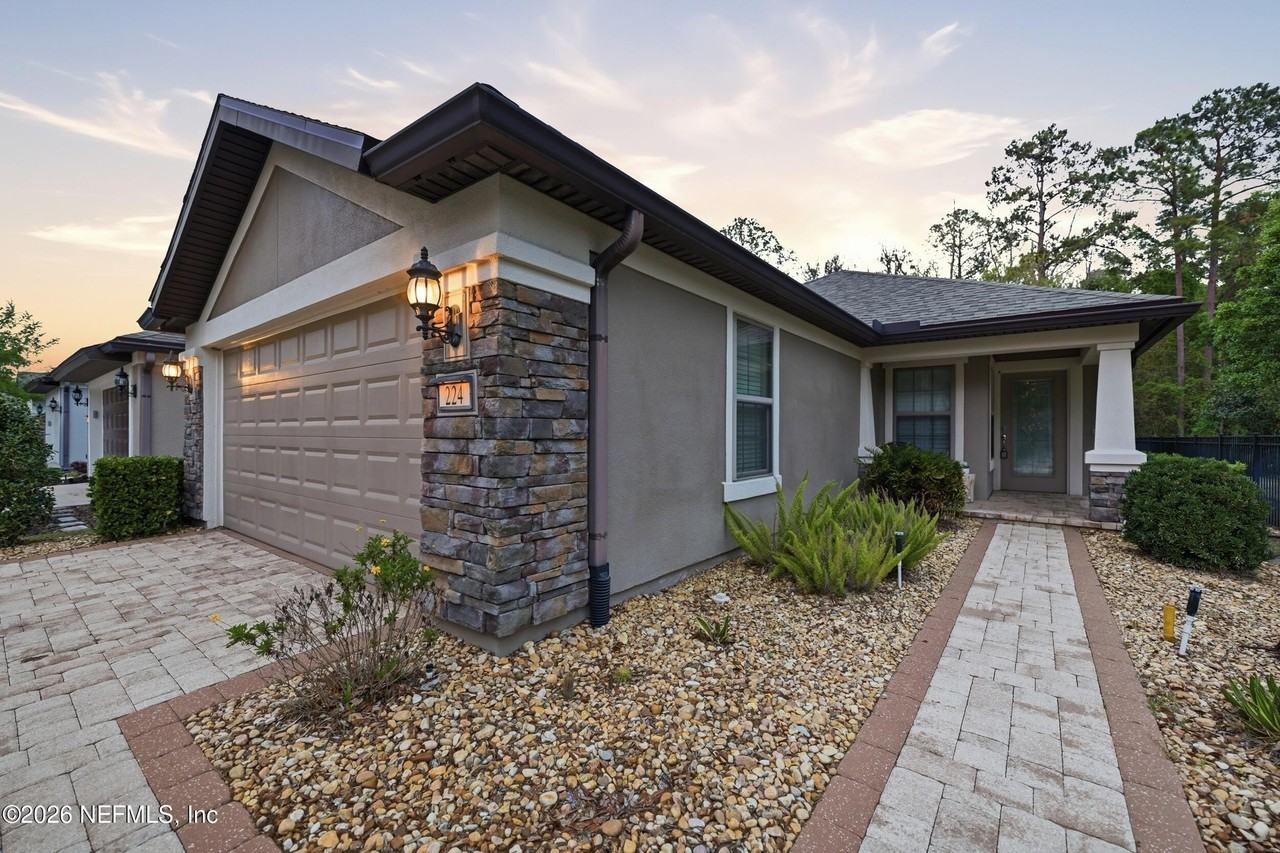 224 Hawks Harbor Rd - Photo 2 of 26