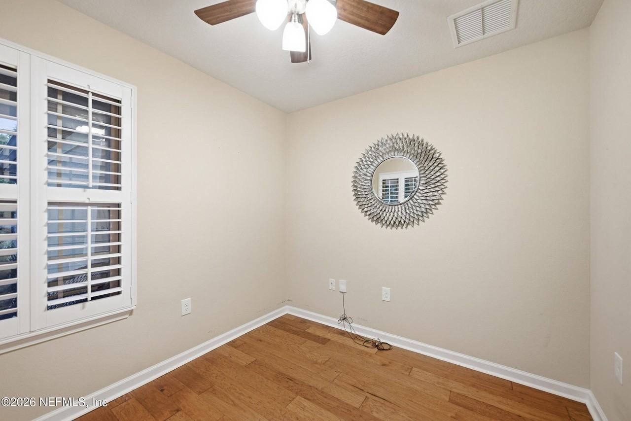 224 Hawks Harbor Rd - Photo 4 of 26