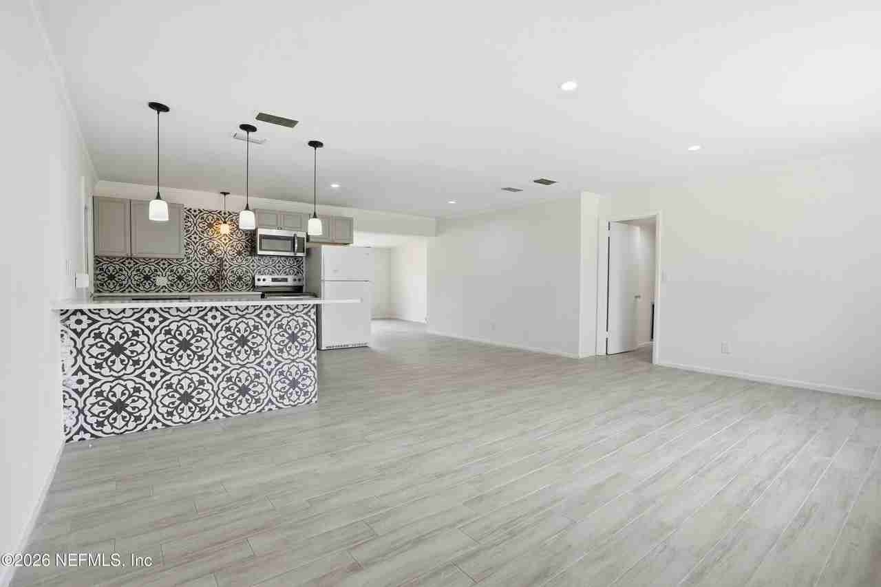 6713 Provost Rd N - Photo 3 of 23