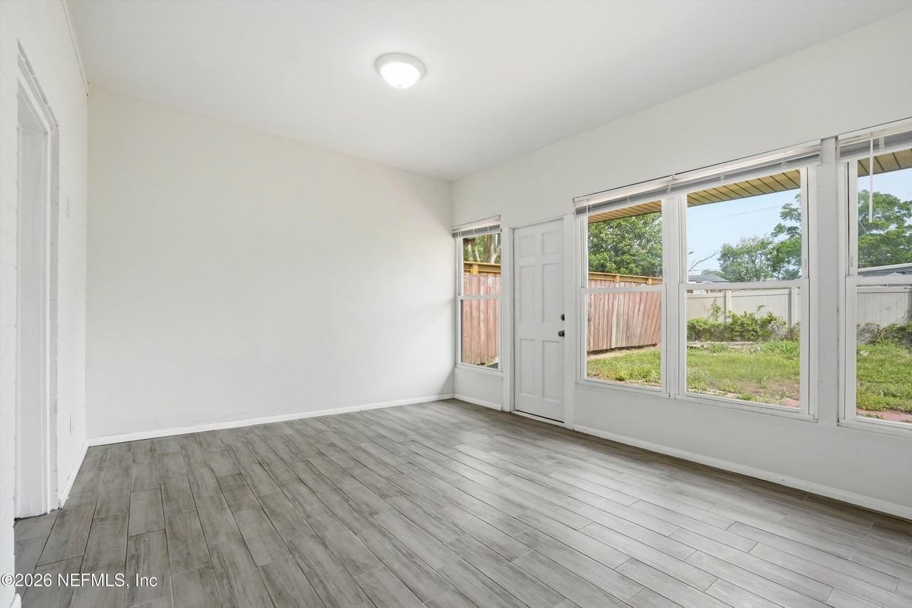 6713 Provost Rd N - Photo 6 of 23