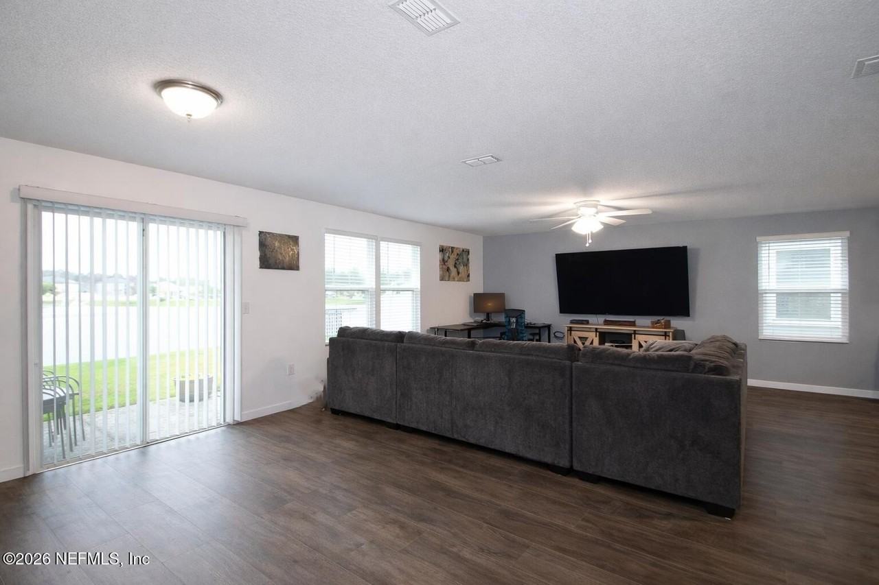 3554 Shiner Dr - Photo 7 of 23