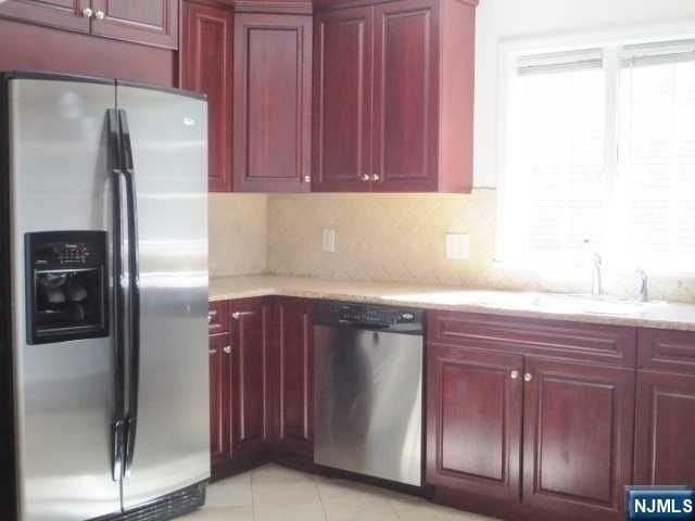 2345 Franklin St - Photo 5 of 14