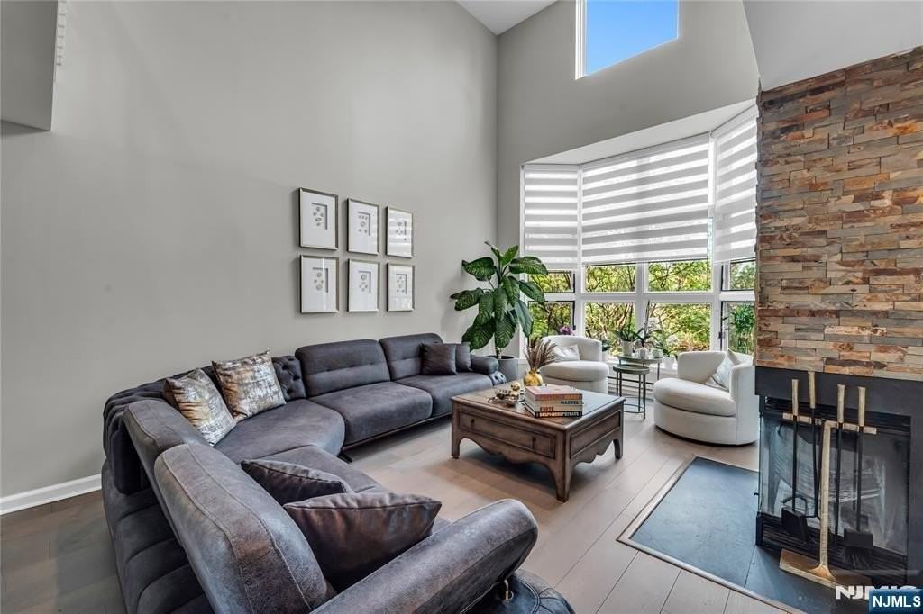 309 Hancock Ct - Photo 5 of 36