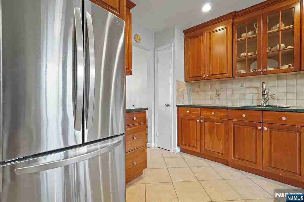 171 Hickory Ave - Photo 3 of 30