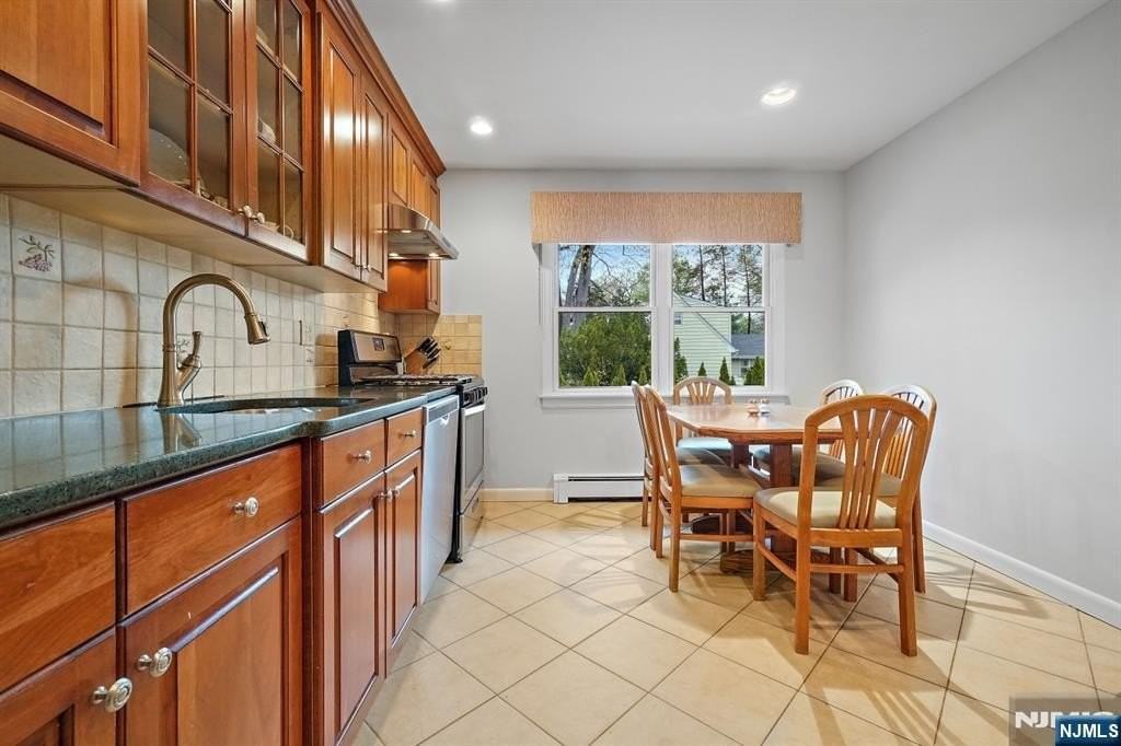 171 Hickory Ave - Photo 4 of 30