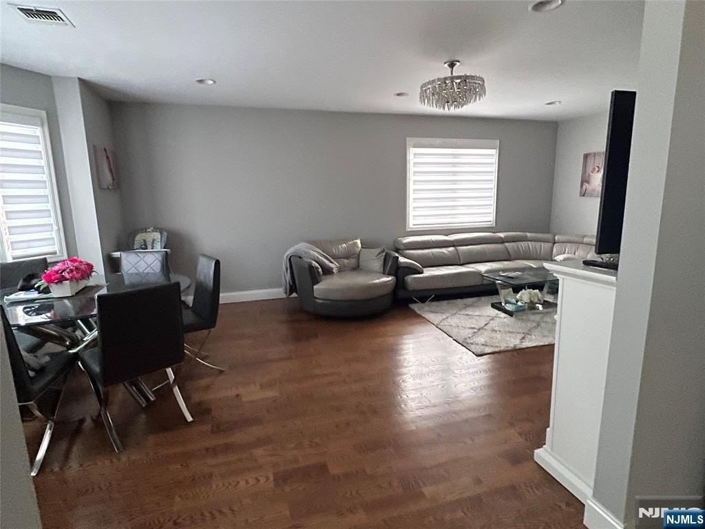 114 Grove Ave - Photo 5 of 12