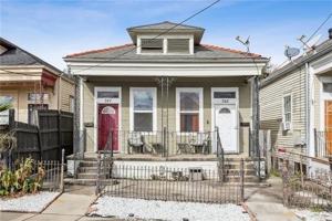 featured image of 747 S Genois St