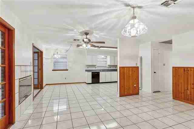 5225 York St - Photo 4 of 12