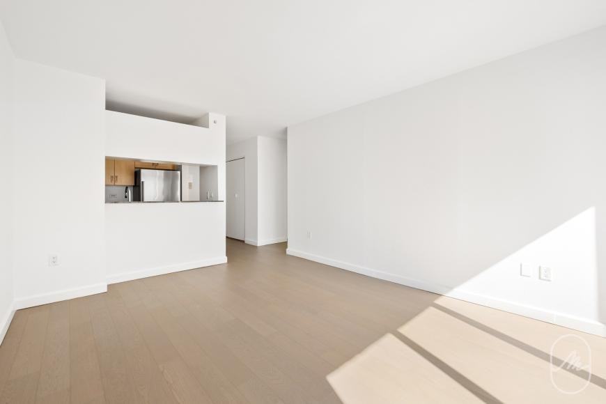 561 10th Ave - Photo 5 of 10