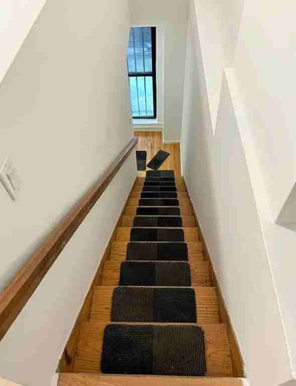 231 Lexington Ave - Photo 3 of 4