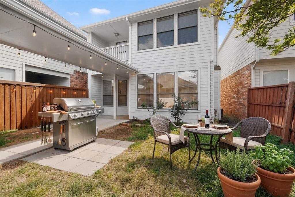 6027 Homestead Ct - Photo 2 of 33