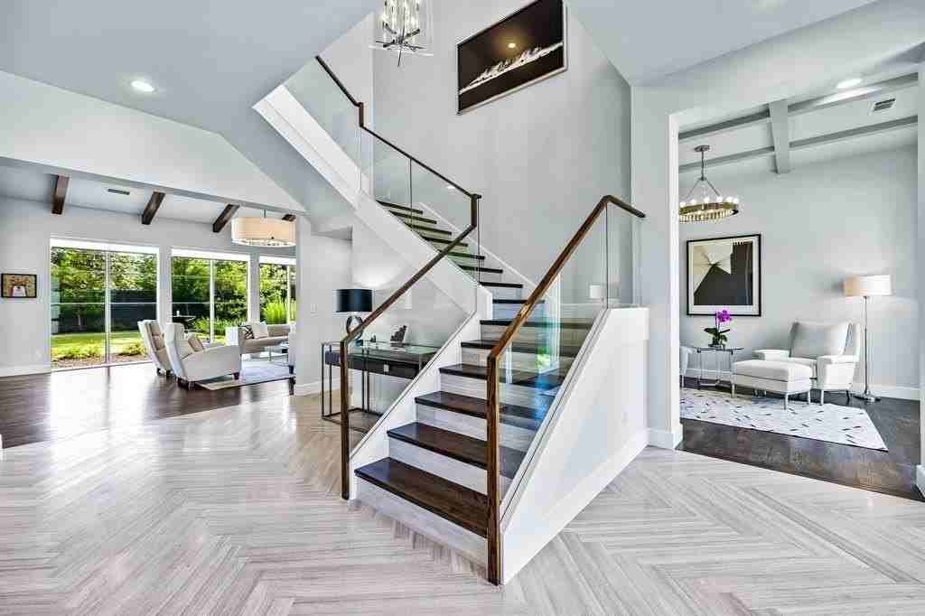 6523 Northwood Rd - Photo 5 of 25