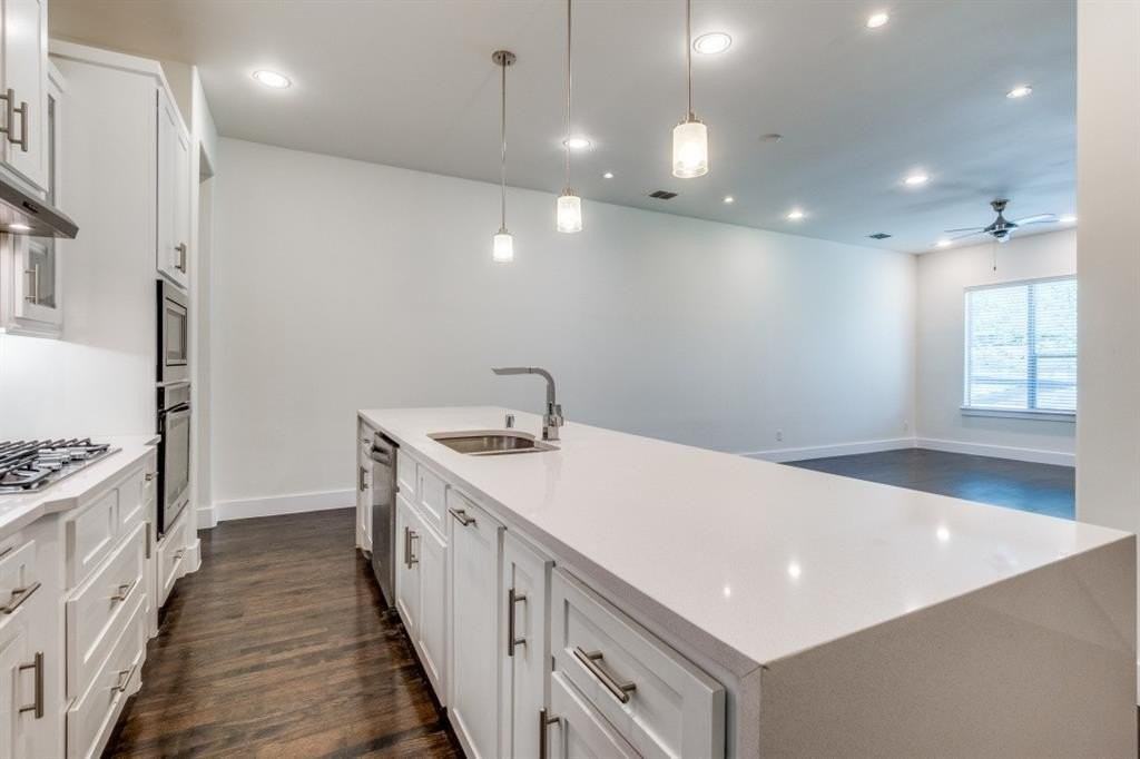 3023 Clamath Dr - Photo 3 of 12