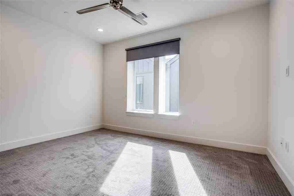 4426 Cabell Dr #1202 - Photo 7 of 12