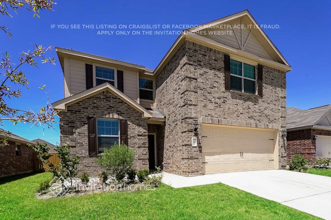 917 First St - Photo 2 of 16