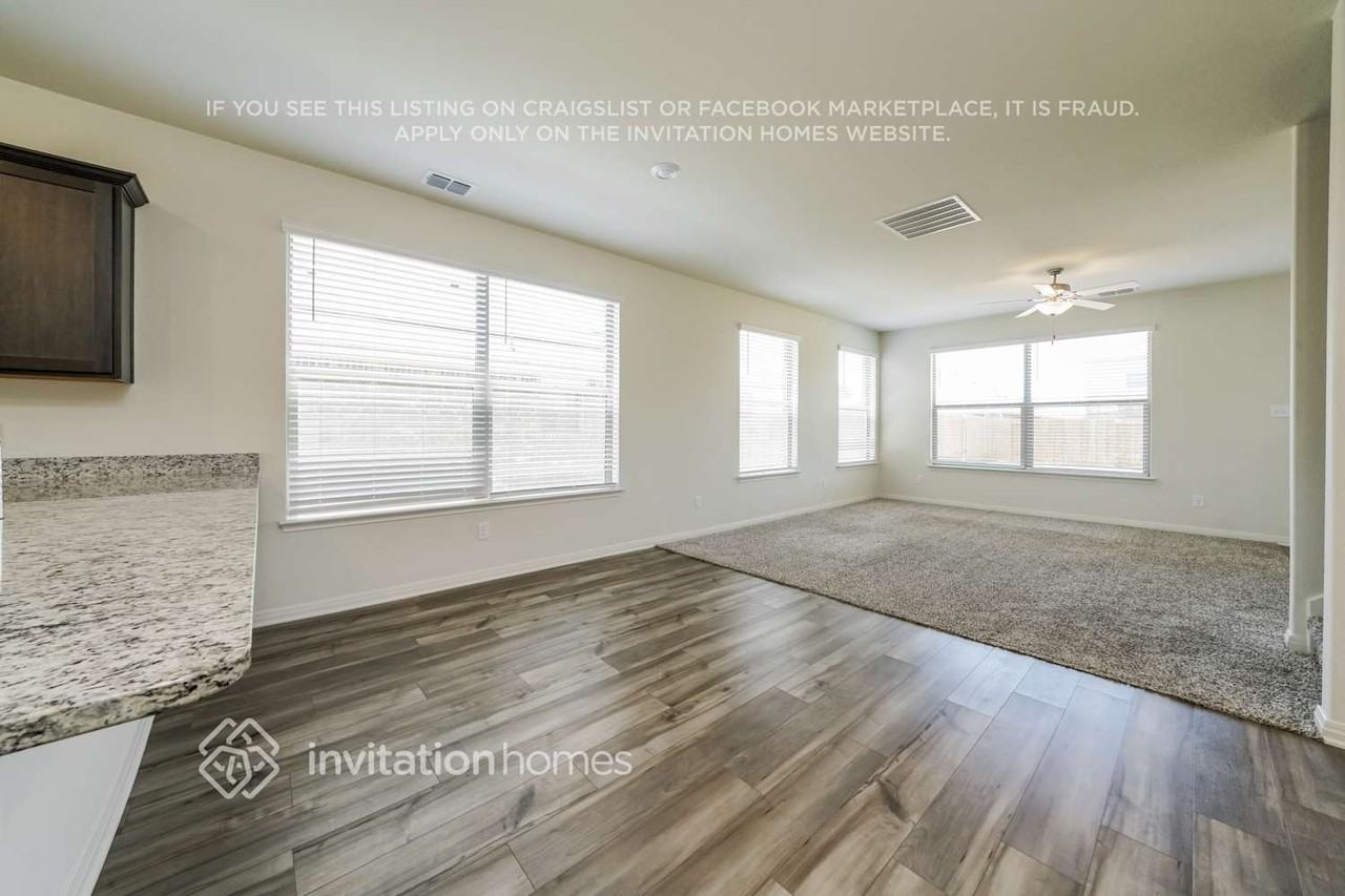 917 First St - Photo 4 of 16