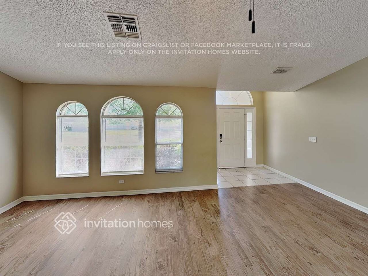 2211 Lake Pointe Cir - Photo 3 of 16