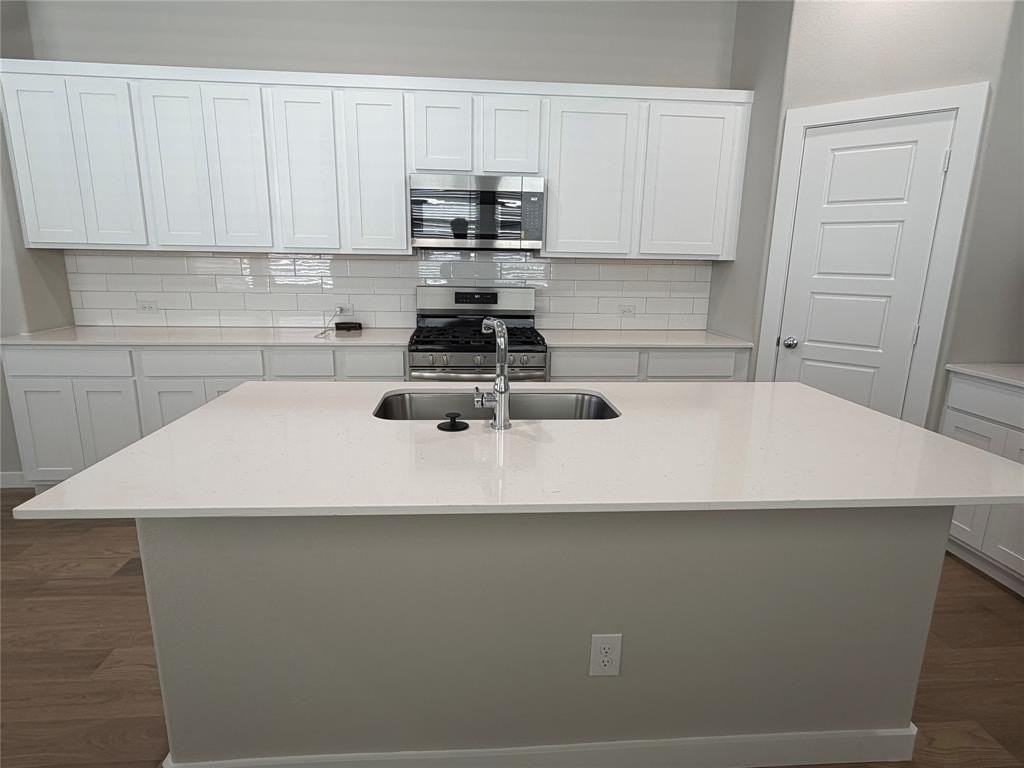 307 Green Gables Dr - Photo 3 of 14