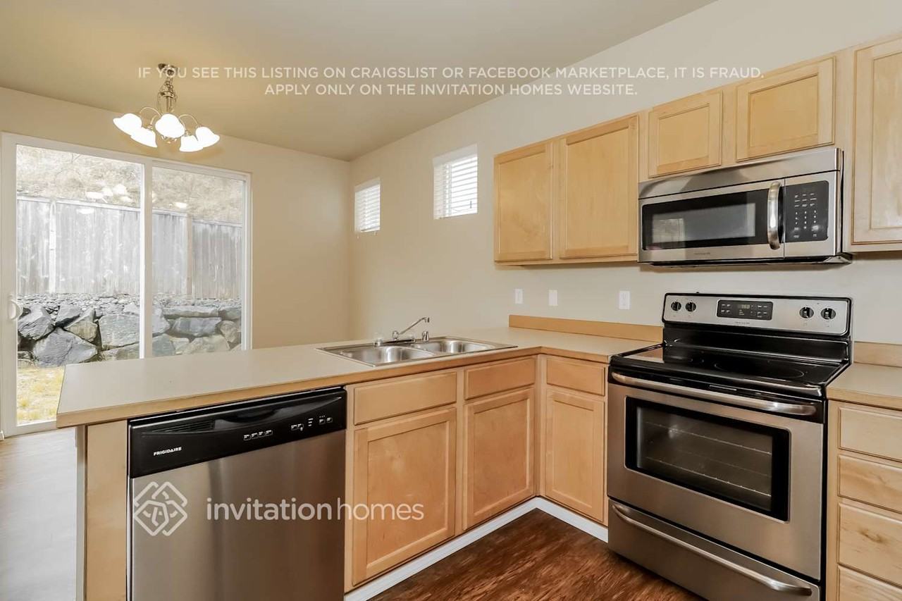 18519 101st Ave E - Photo 6 of 19