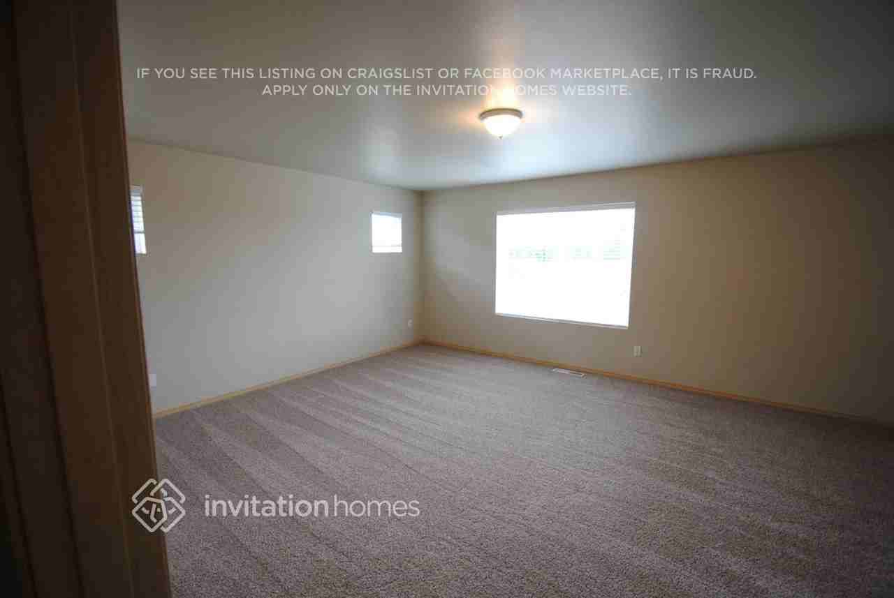 5019 200th Street Ct E - Photo 2 of 4