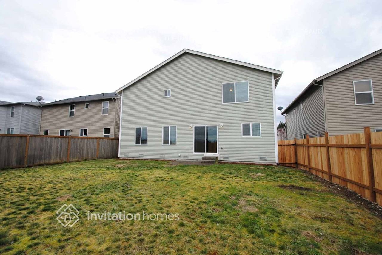 5019 200th Street Ct E - Photo 3 of 4