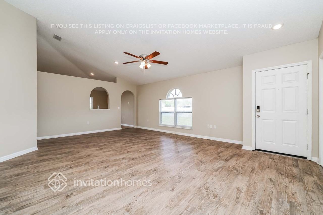 10720 Opus Dr - Photo 3 of 17