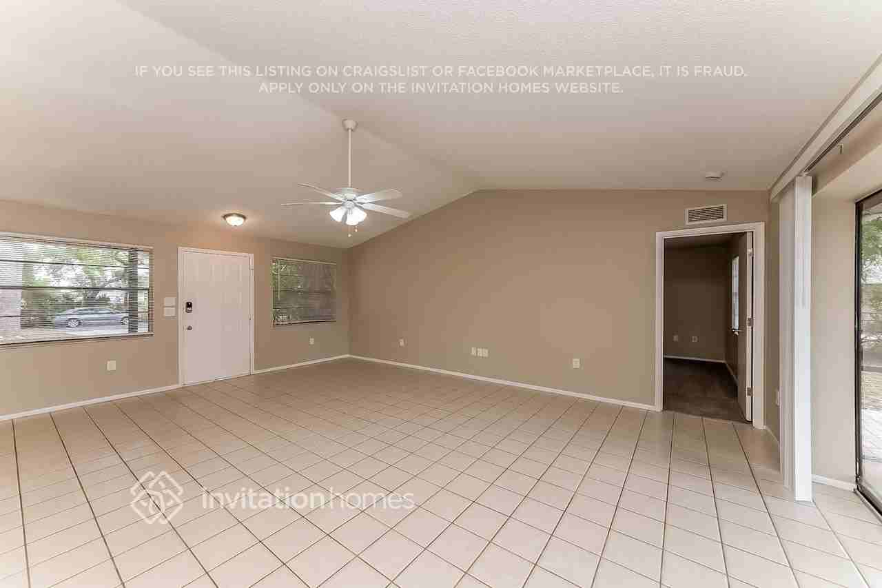3240 Maiden Ln - Photo 3 of 17