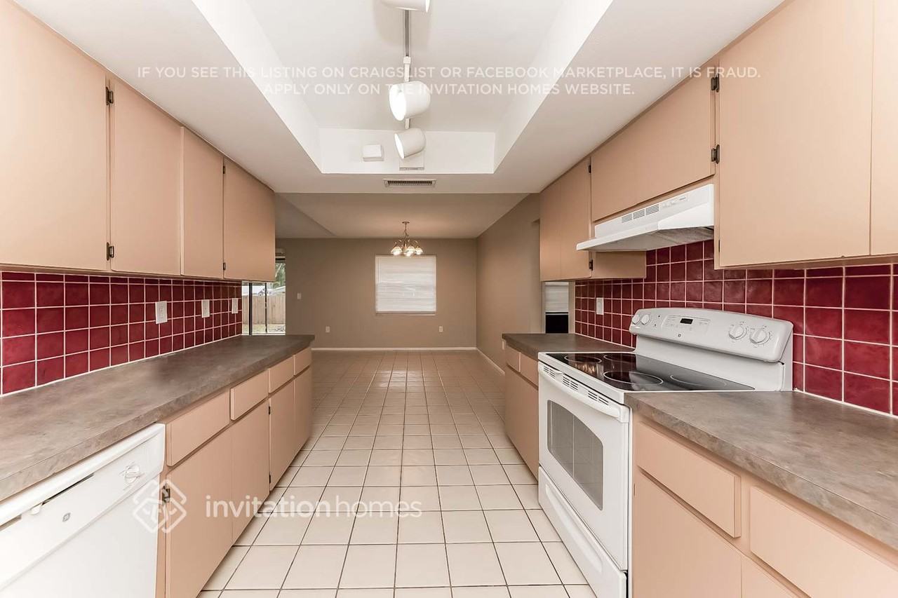 3240 Maiden Ln - Photo 7 of 17