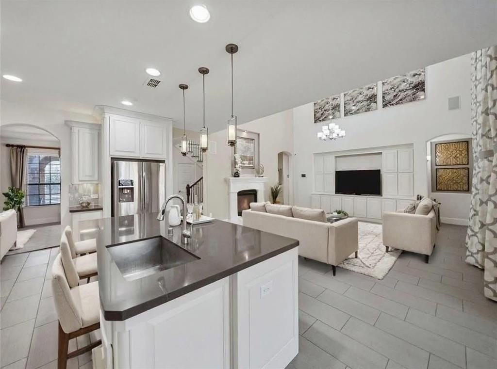 2805 Walnut Creek Ln - Photo 4 of 31