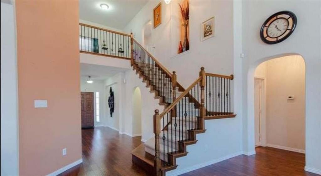 8373 Brightside Ln - Photo 4 of 9