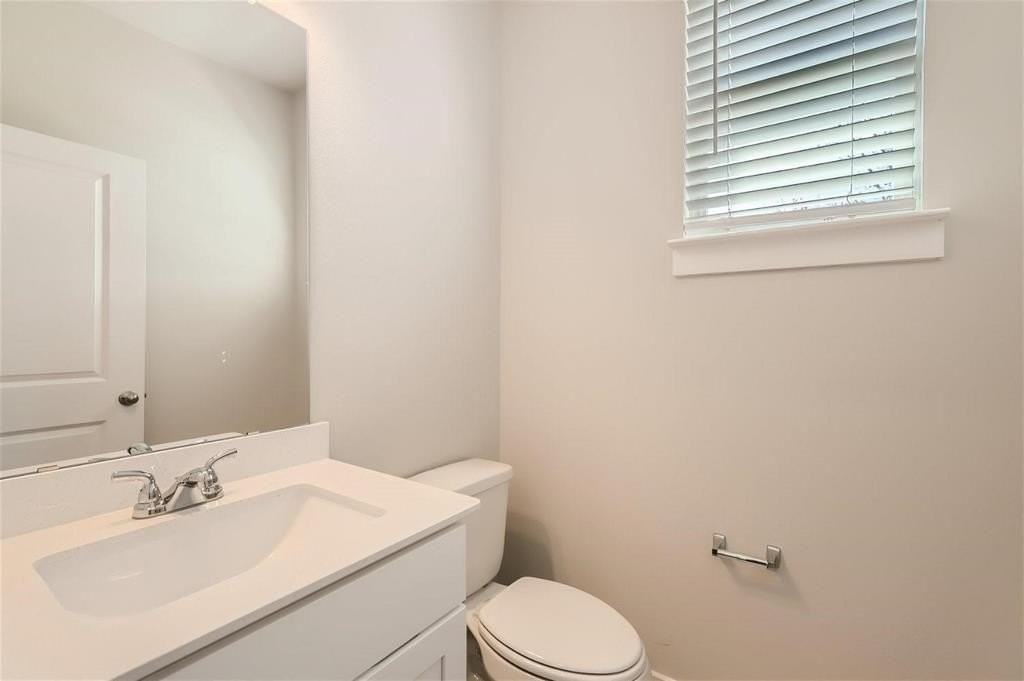 2350 Freshwater Ln - Photo 5 of 13