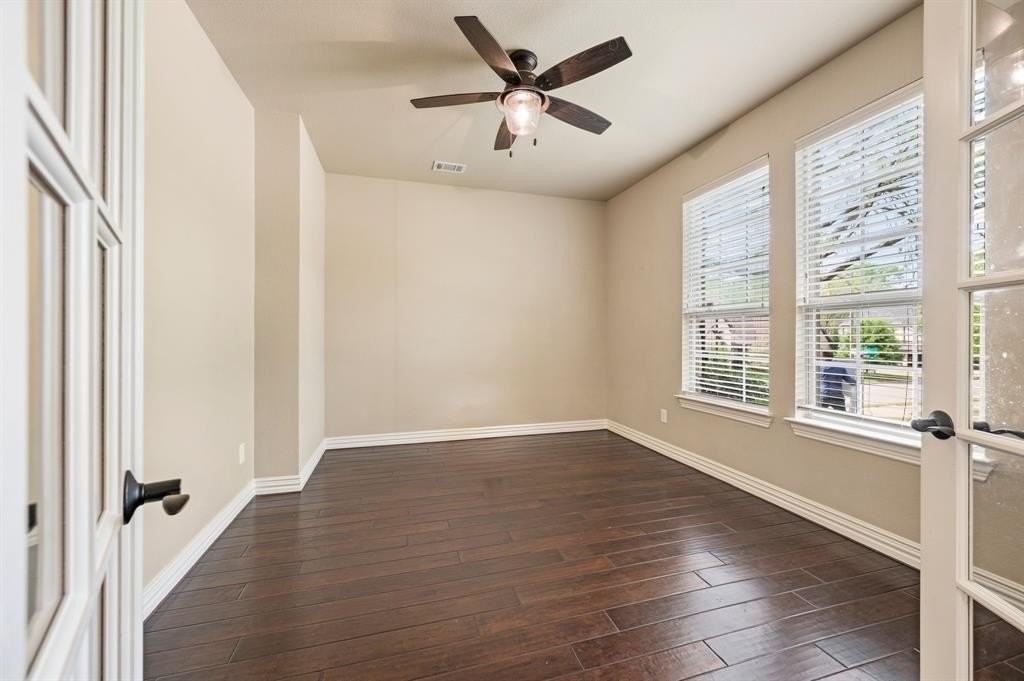 2109 Camden - Photo 5 of 40