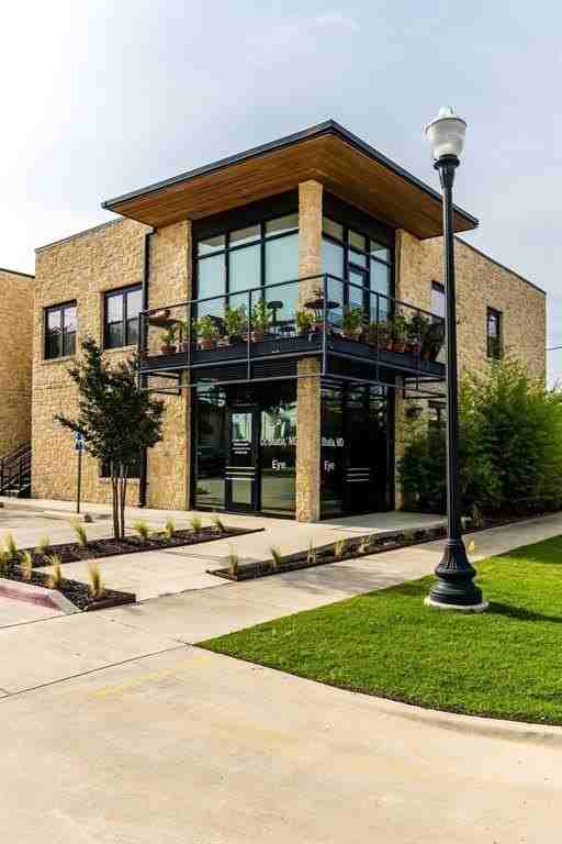 1125 S Jennings Ave #203