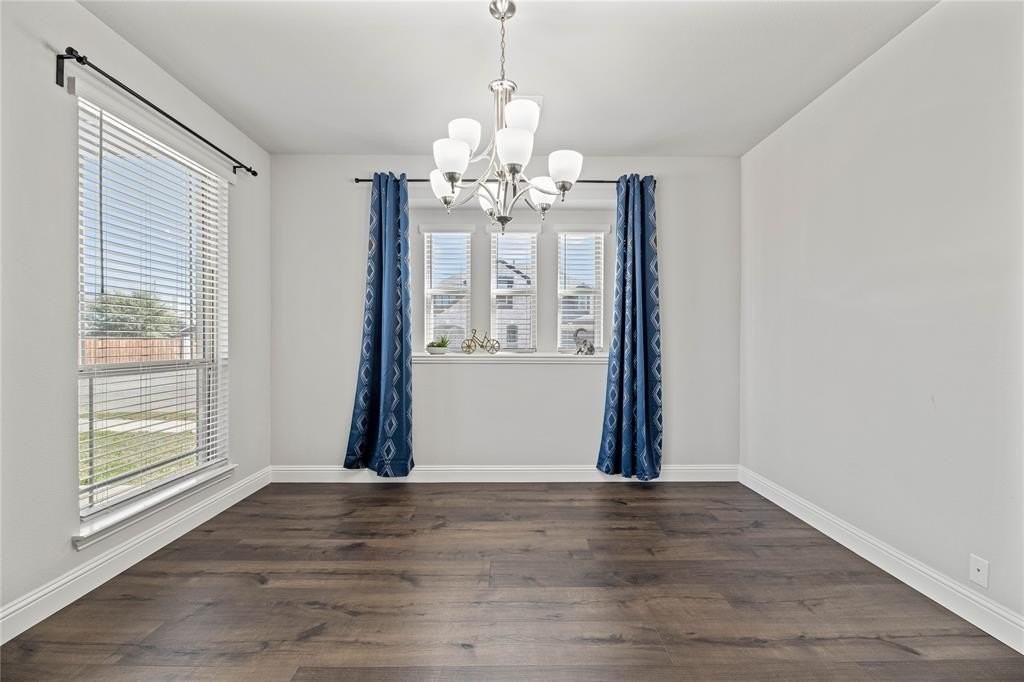 612 Navo Rd - Photo 5 of 39