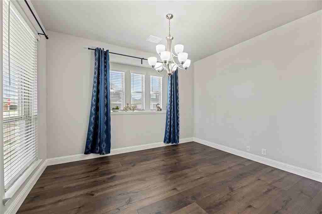 612 Navo Rd - Photo 6 of 39