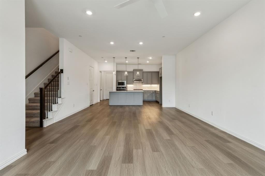 1276 Daybreak Dr - Photo 6 of 40