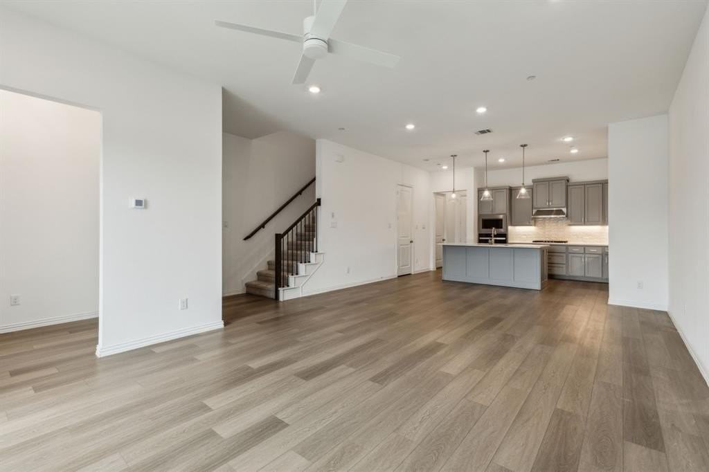 1276 Daybreak Dr - Photo 7 of 40