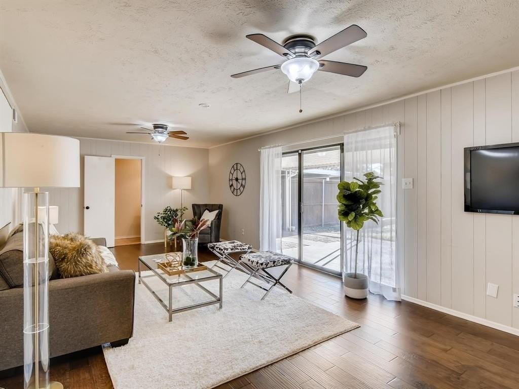 1724 Westridge Dr - Photo 3 of 35