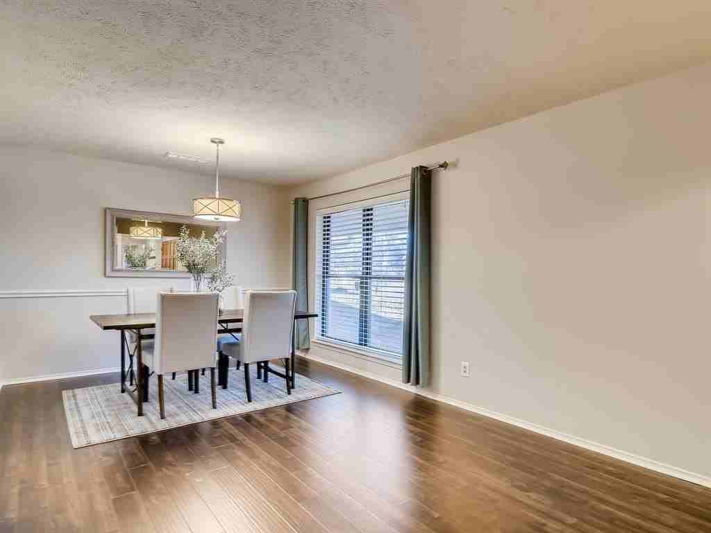 1724 Westridge Dr - Photo 4 of 35