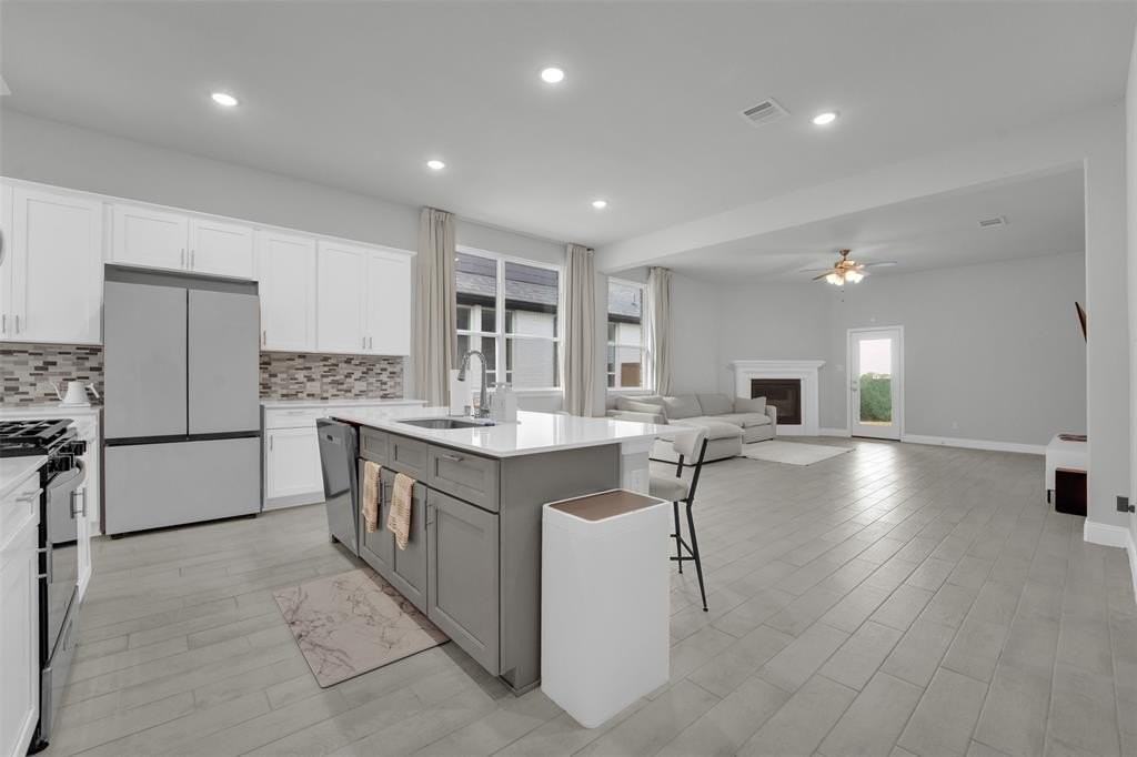 1616 Barnwood Trce - Photo 5 of 31